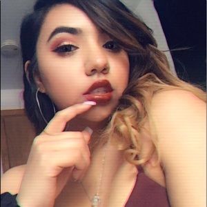 Meet your Posher, Esmeralda